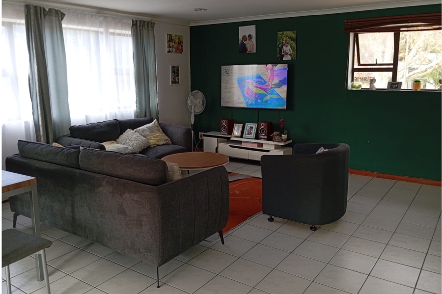 4 Bedroom Property for Sale in Ridgeworth Western Cape